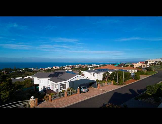 6 BEDROOM HOUSE FOR SALE IN TERGNIET